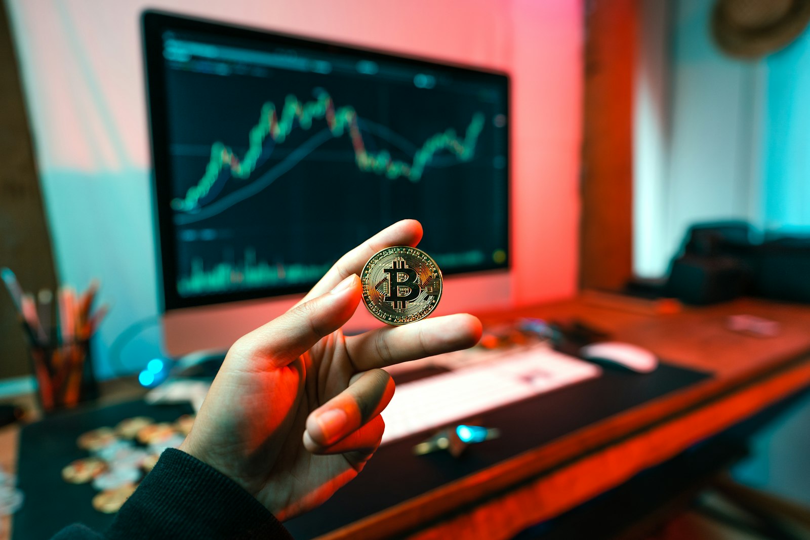 A collapsing crypto exchange and user funds at risk